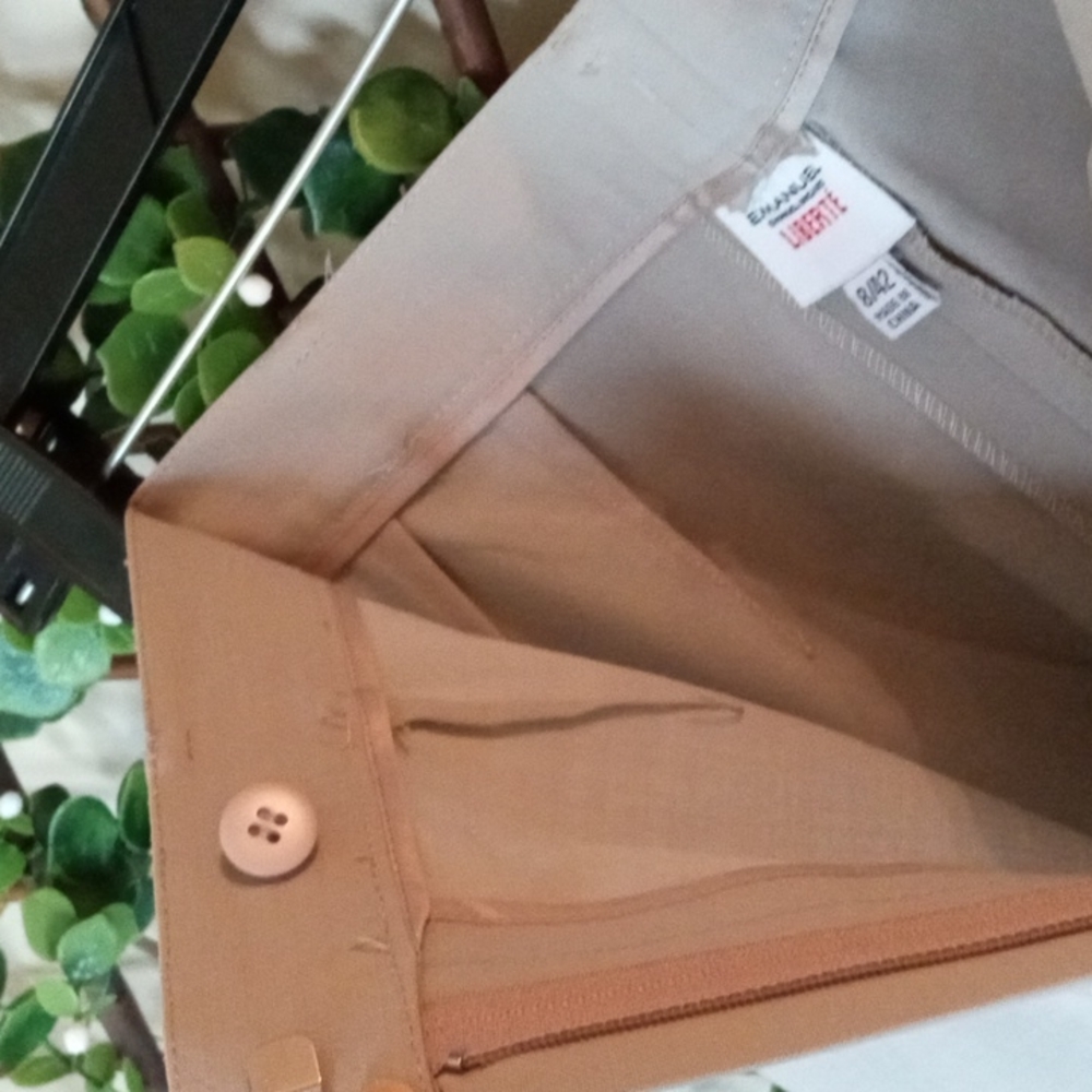 Trousers - Picture 8 of 9